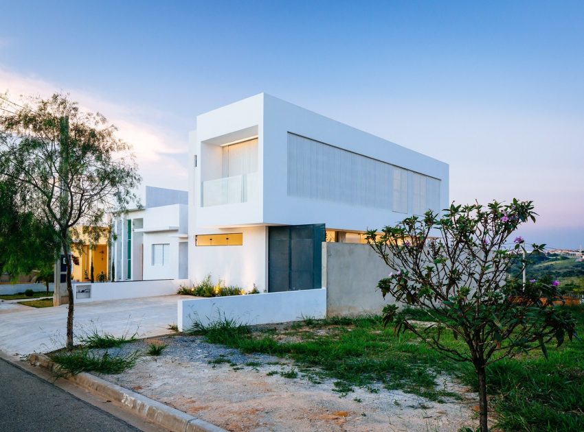 A Modern House Built with Focus on Natural Lighting and Ventilation in Sorocaba by Estudio BRA arquitetura (7)