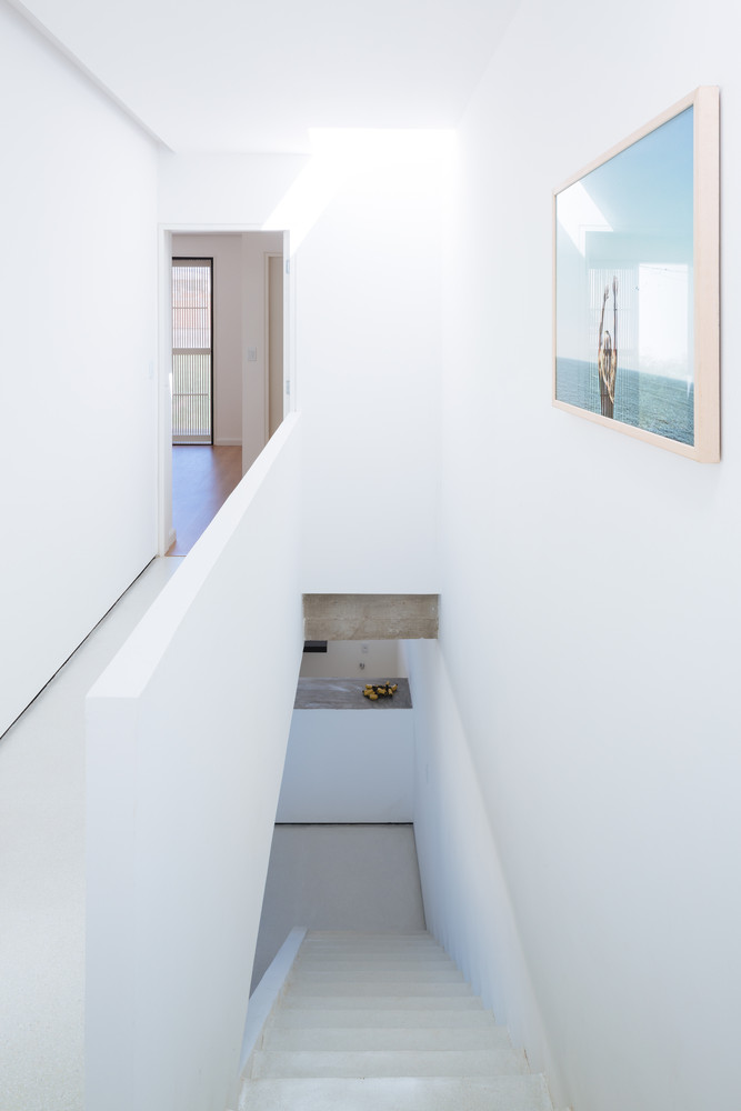 A Modern House Built with Focus on Natural Lighting and Ventilation in Sorocaba by Estudio BRA arquitetura (8)