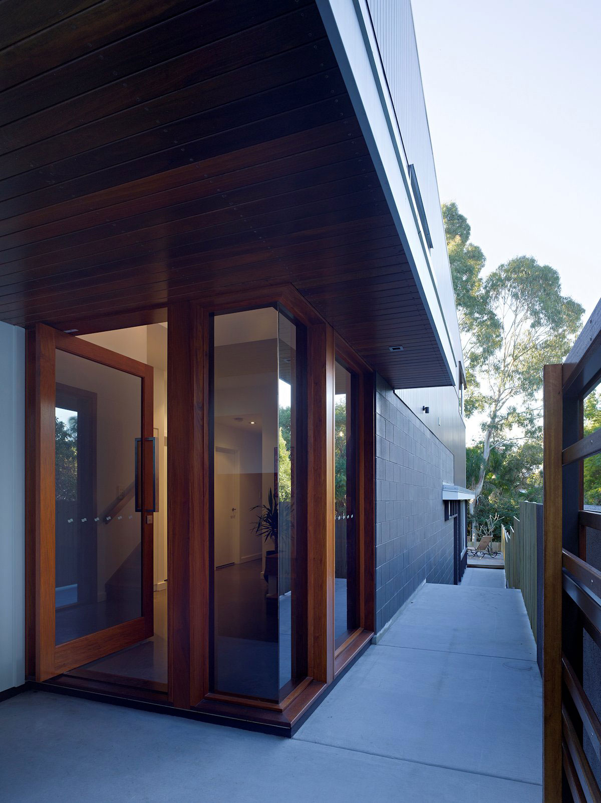 A Modern and Elegant House with Open Spaces and City Views in Paddington by Tim Stewart Architects (5)
