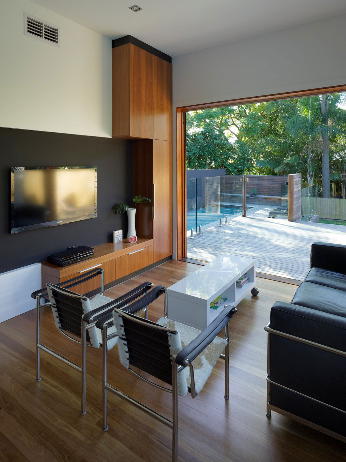 A Modern and Elegant House with Open Spaces and City Views in Paddington by Tim Stewart Architects (7)