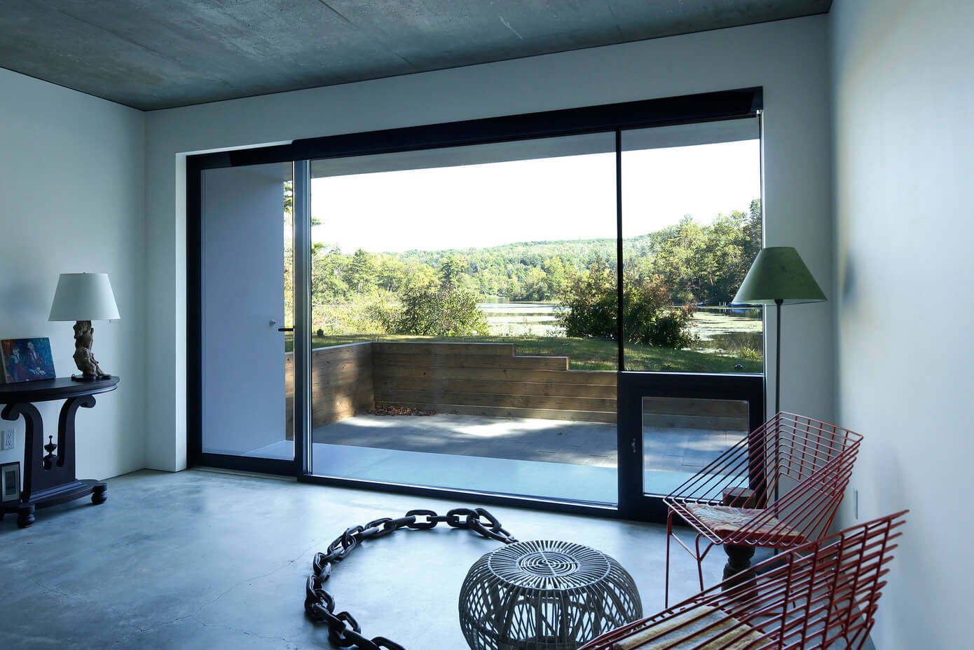 A Modern and Sculptural House on the Banks of Lake Massachusetts by Taylor and Miller Architecture (14)