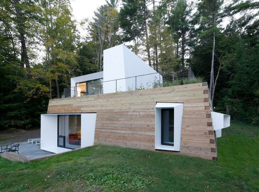 A Modern and Sculptural House on the Banks of Lake Massachusetts by Taylor and Miller Architecture (6)