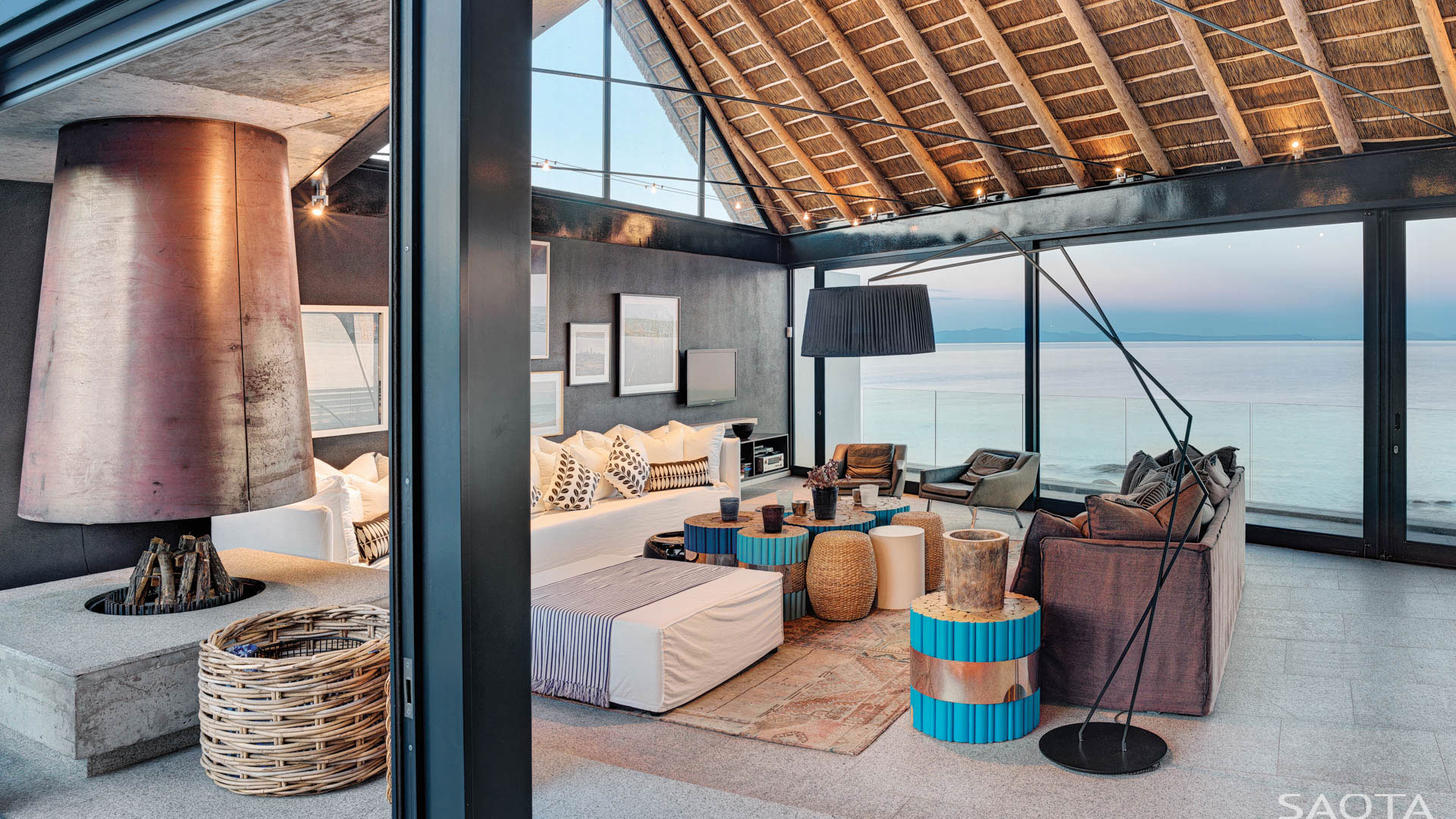 A Playful and L-Shaped Contemporary House with Spectacular Ocean Views in Shelley Point by SAOTA (1)