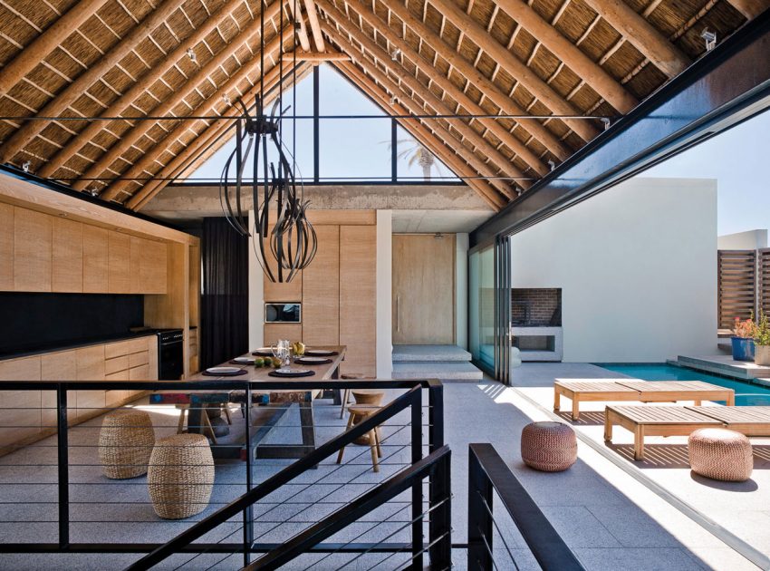 A Playful and L-Shaped Contemporary House with Spectacular Ocean Views in Shelley Point by SAOTA (3)