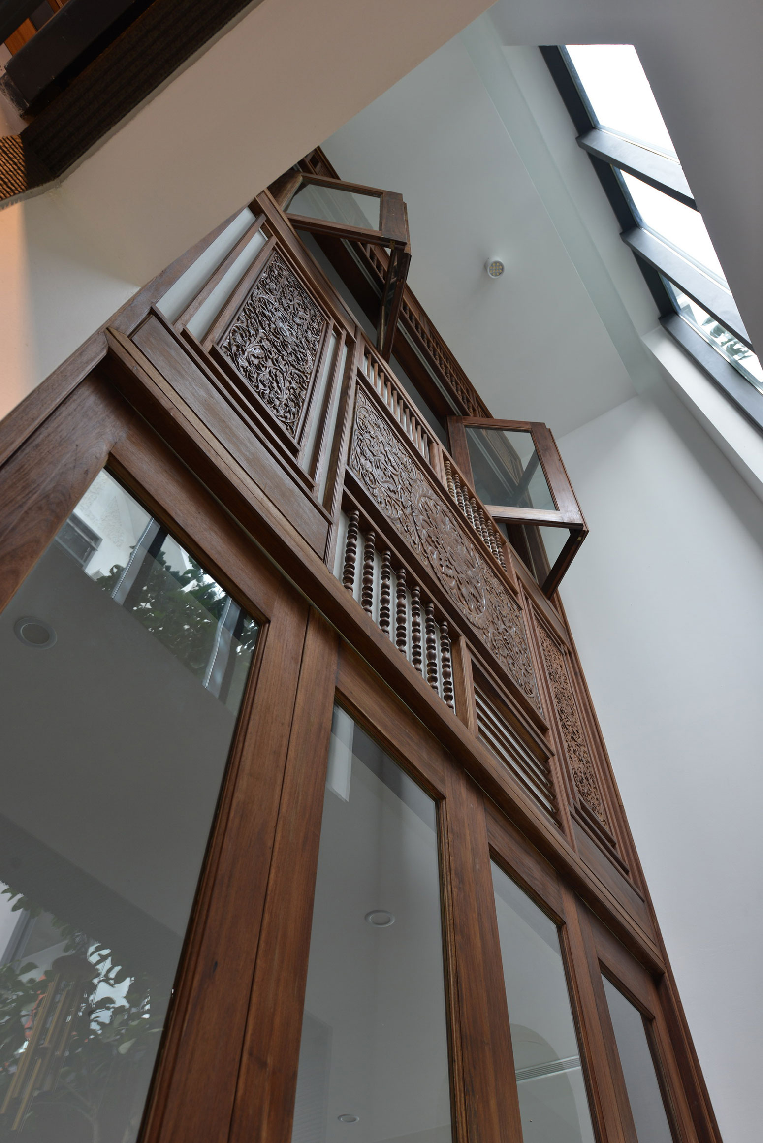 A Sensational Modern Home with Exquisite Landscaping in Ha Noi, Vietnam by Landmak Architecture (11)