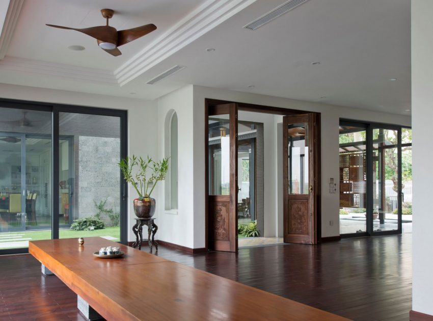 A Sensational Modern Home with Exquisite Landscaping in Ha Noi, Vietnam by Landmak Architecture (14)