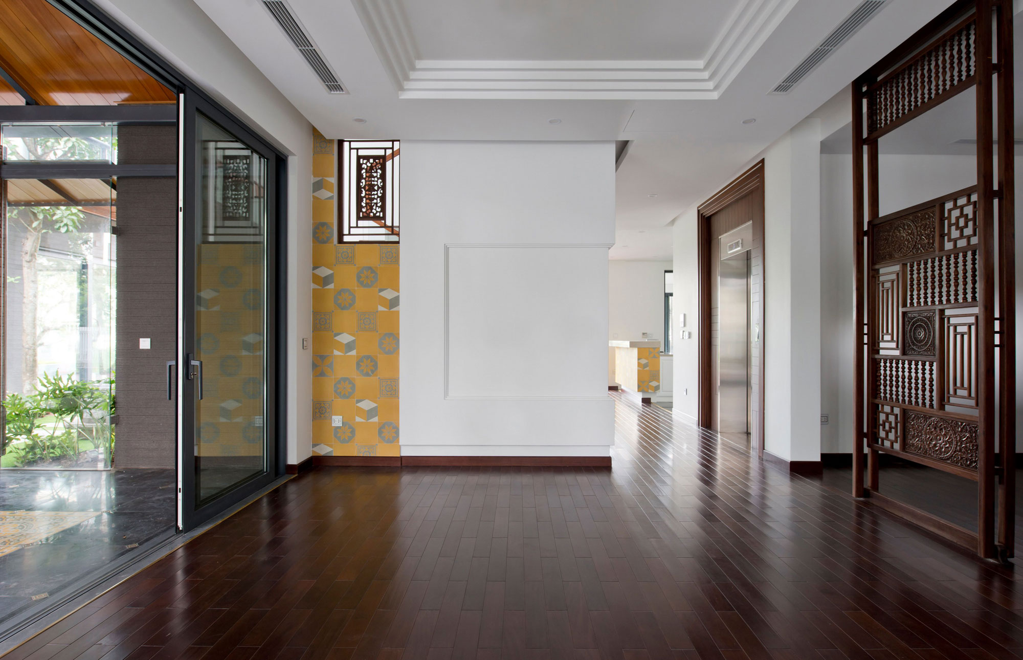 A Sensational Modern Home with Exquisite Landscaping in Ha Noi, Vietnam by Landmak Architecture (17)