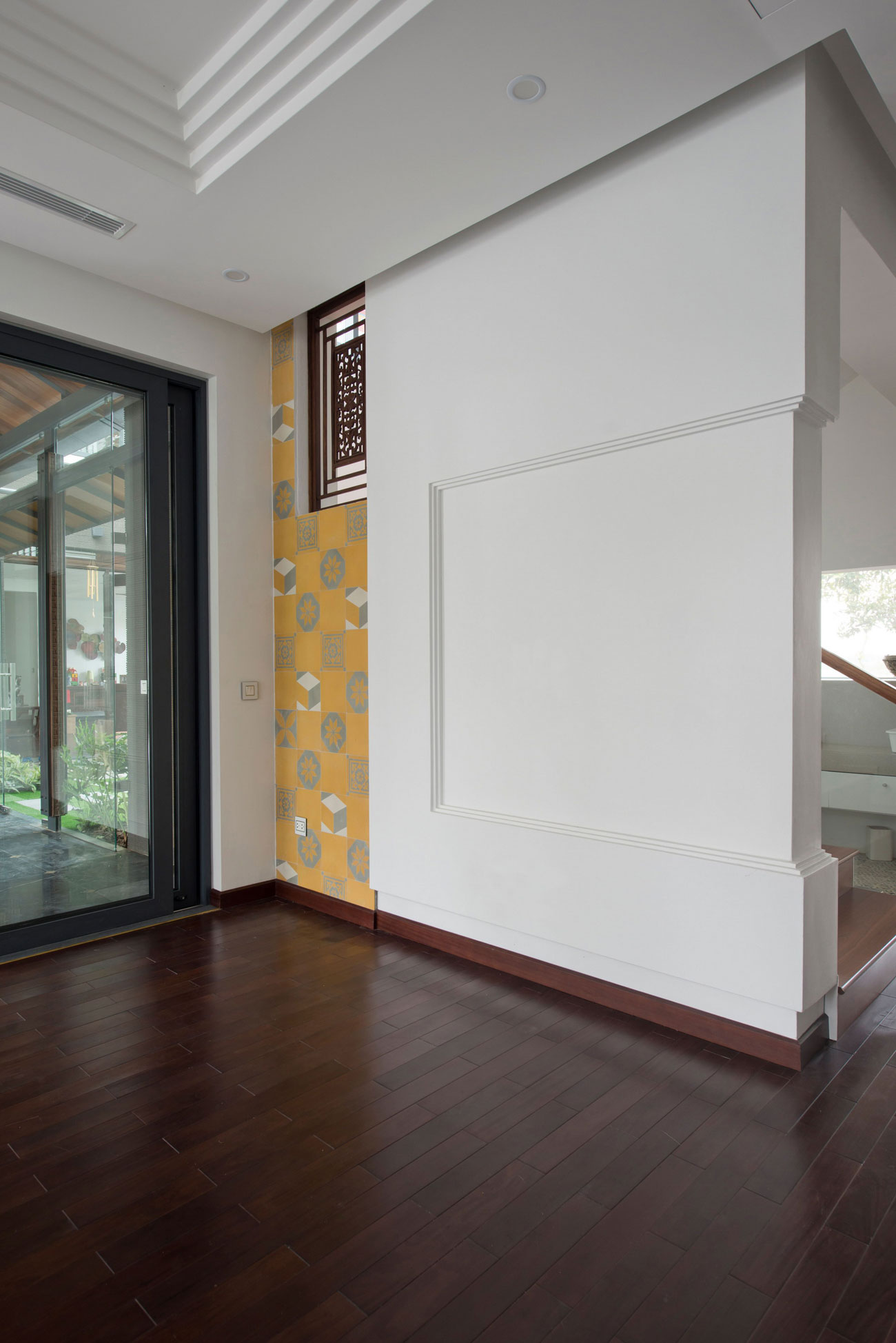 A Sensational Modern Home with Exquisite Landscaping in Ha Noi, Vietnam by Landmak Architecture (18)