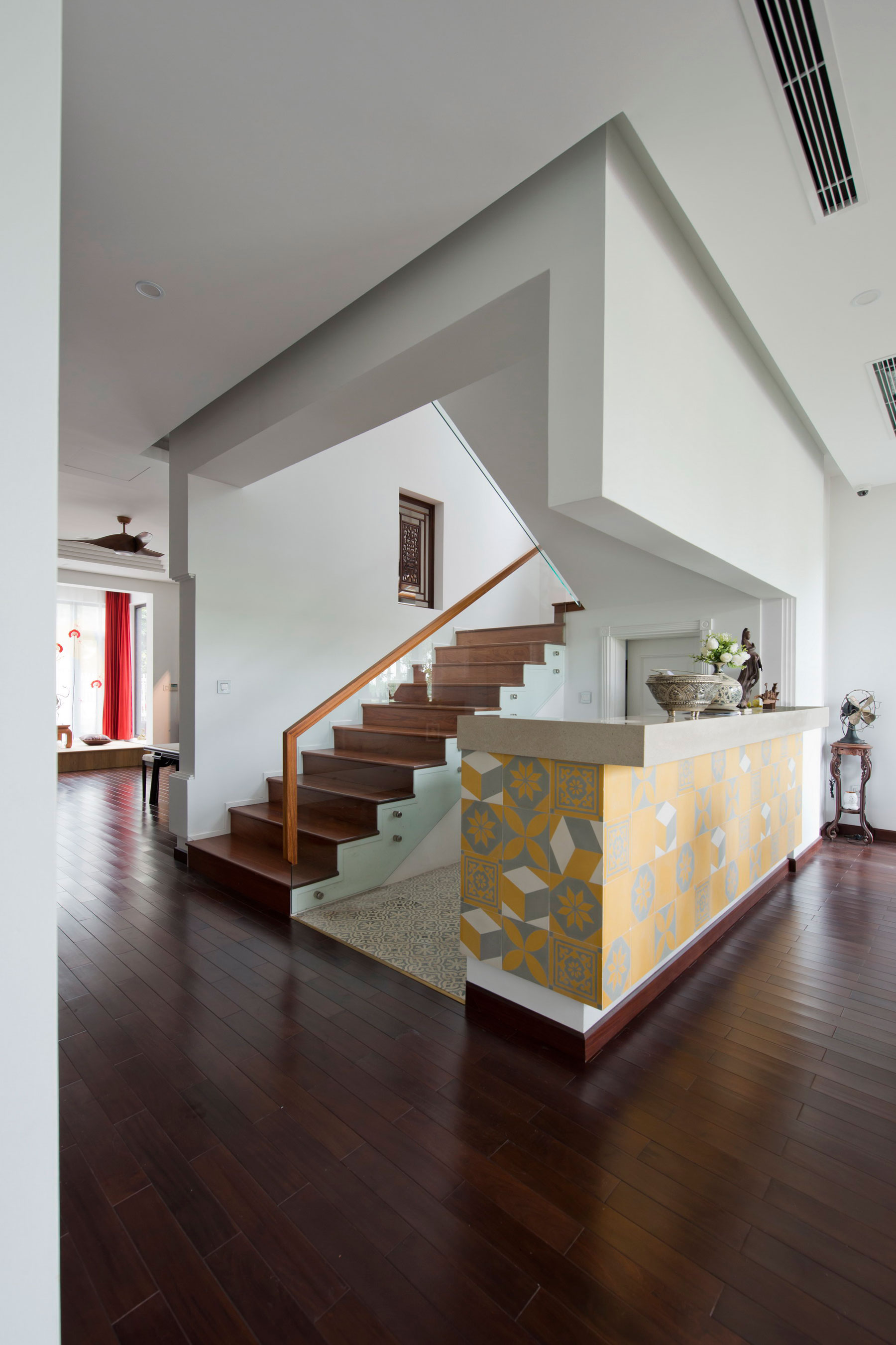 A Sensational Modern Home with Exquisite Landscaping in Ha Noi, Vietnam by Landmak Architecture (23)