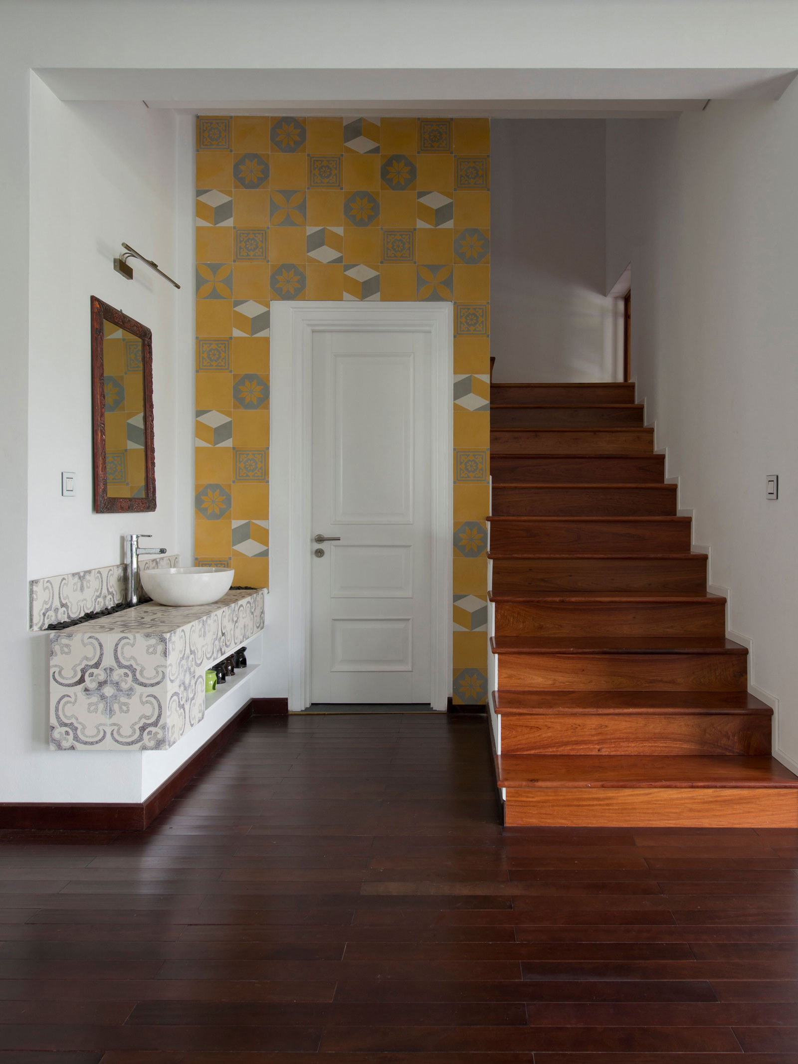 A Sensational Modern Home with Exquisite Landscaping in Ha Noi, Vietnam by Landmak Architecture (26)