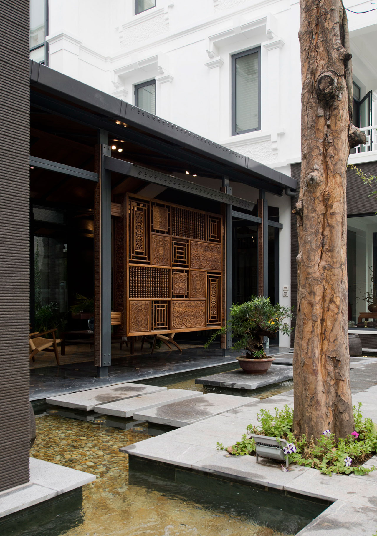 A Sensational Modern Home with Exquisite Landscaping in Ha Noi, Vietnam by Landmak Architecture (6)