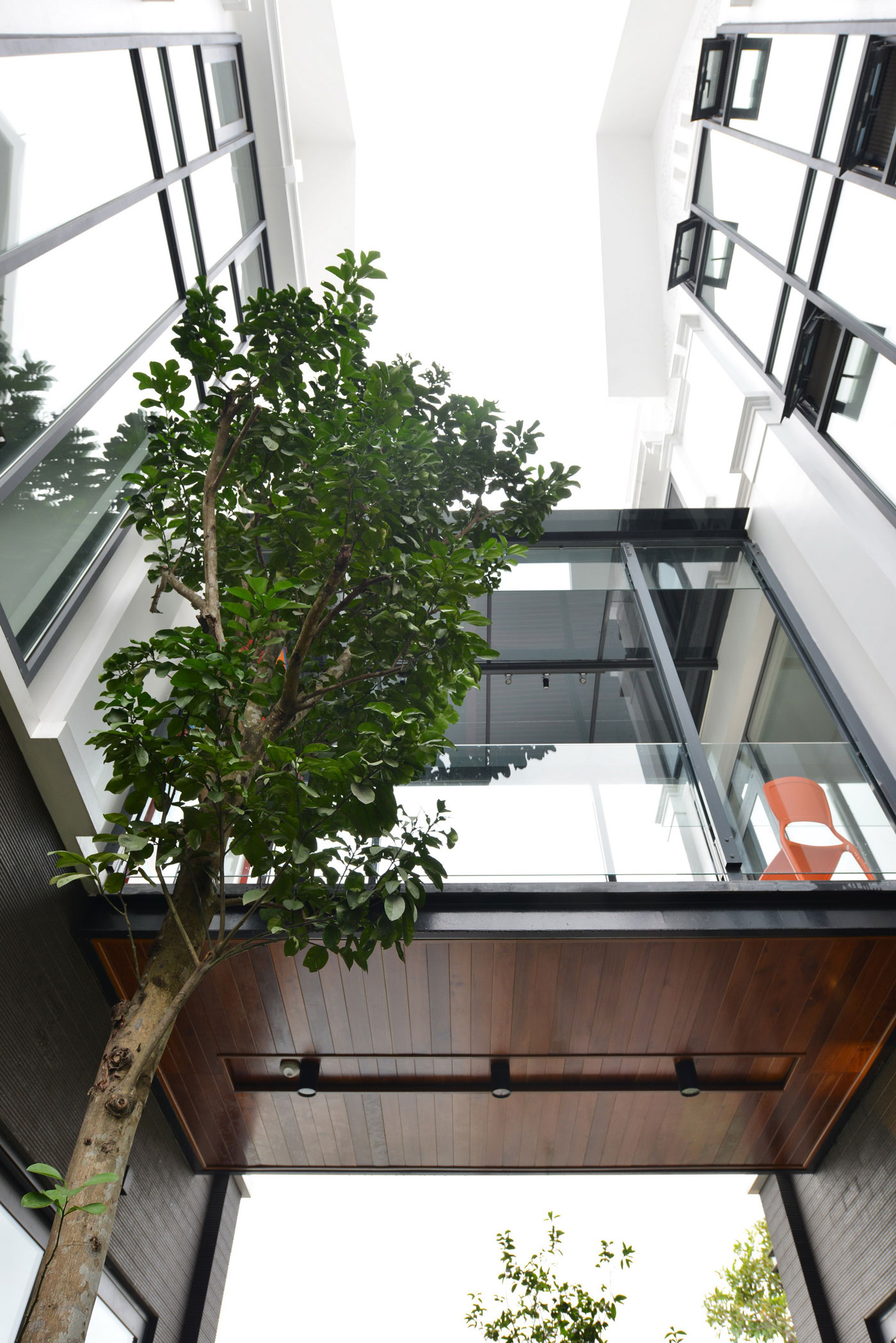 A Sensational Modern Home with Exquisite Landscaping in Ha Noi, Vietnam by Landmak Architecture (9)