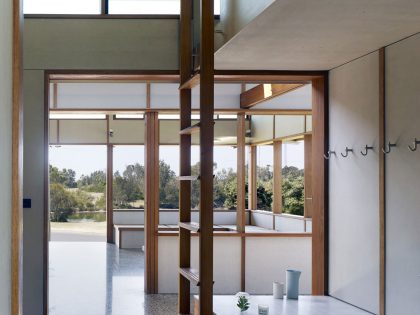 A Simple Contemporary Home for a Family of Committed Campers in New South Wales by Dunn & Hillam Architects (10)