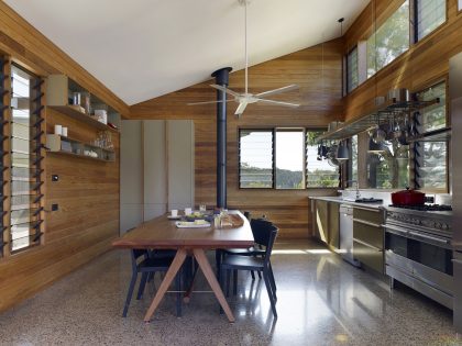 A Simple Contemporary Home for a Family of Committed Campers in New South Wales by Dunn & Hillam Architects (7)