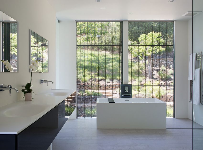 A Simple Contemporary Home with Open Spaces and Full of Natural Light in Orinda by Klopf Architecture (19)