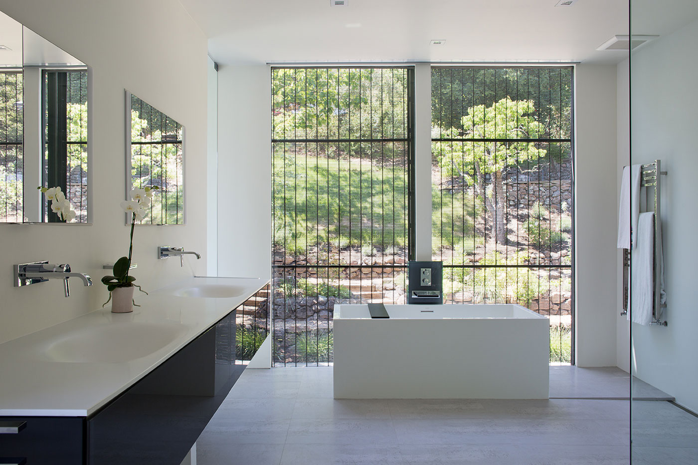 A Simple Contemporary Home with Open Spaces and Full of Natural Light in Orinda by Klopf Architecture (19)