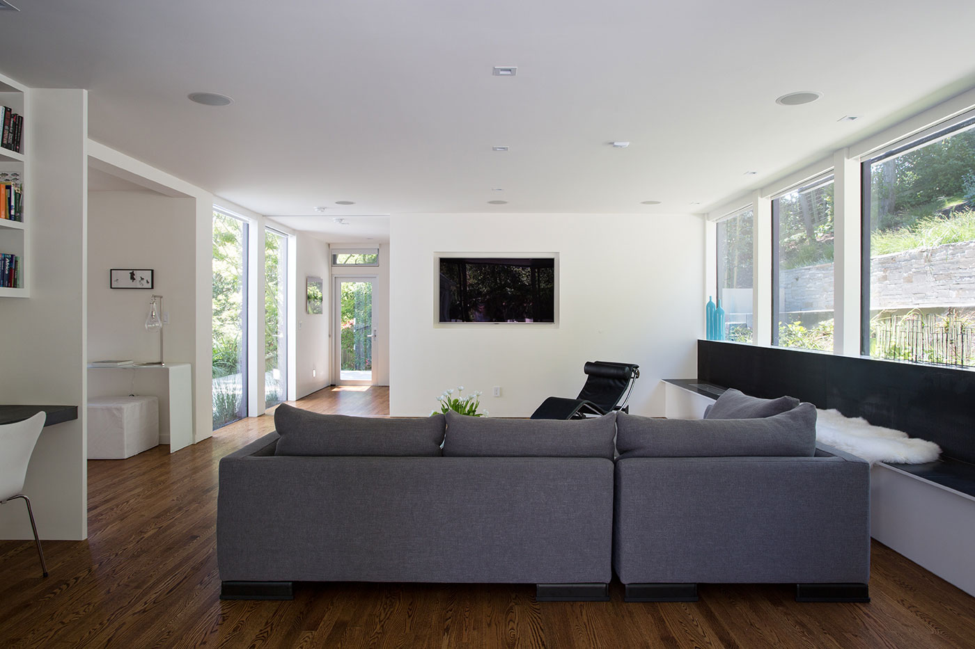 A Simple Contemporary Home with Open Spaces and Full of Natural Light in Orinda by Klopf Architecture (7)