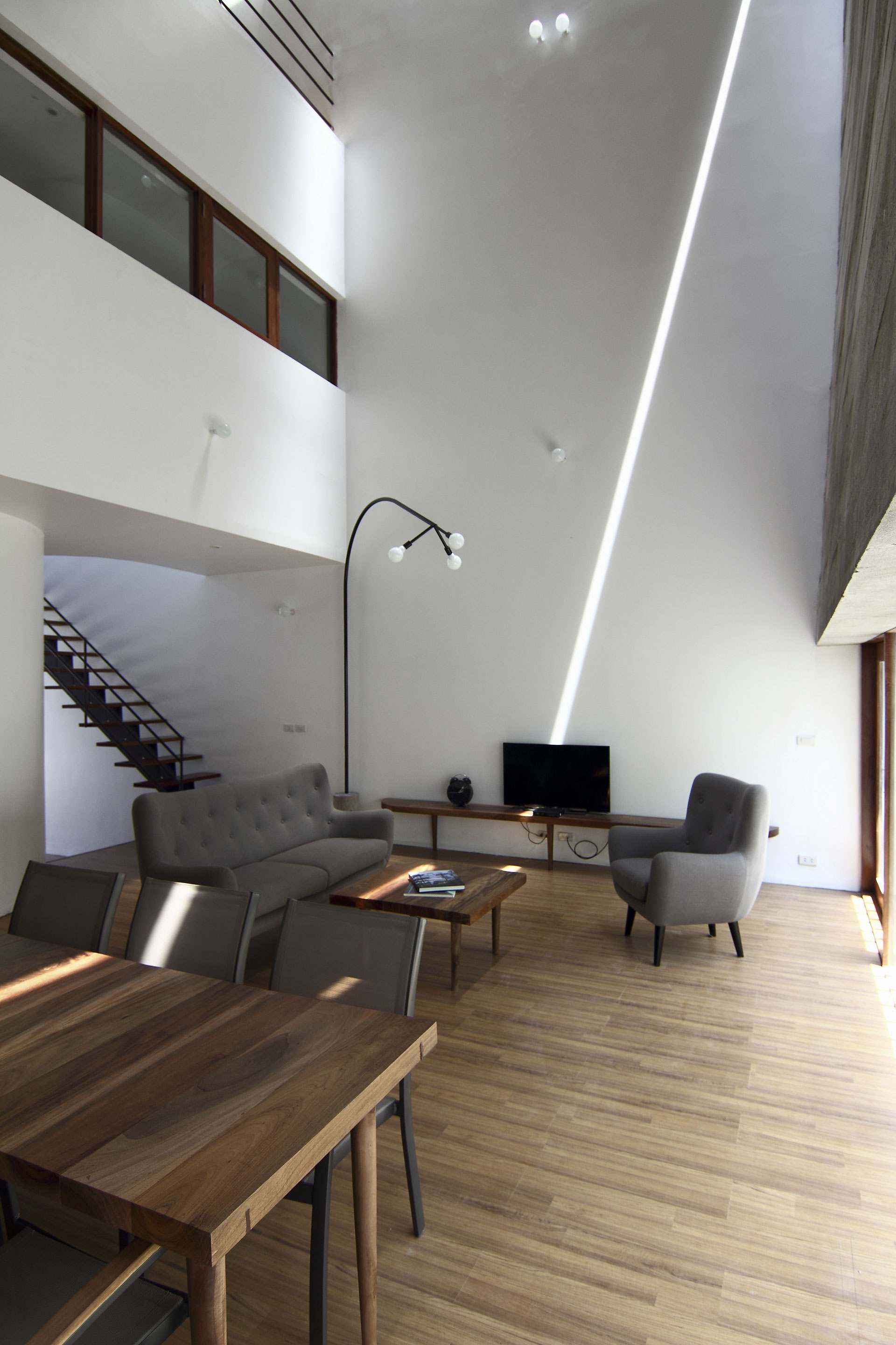 A Simple Country House with Natural Light and Wooden Furniture in Nghe An by Wangstudio (15)