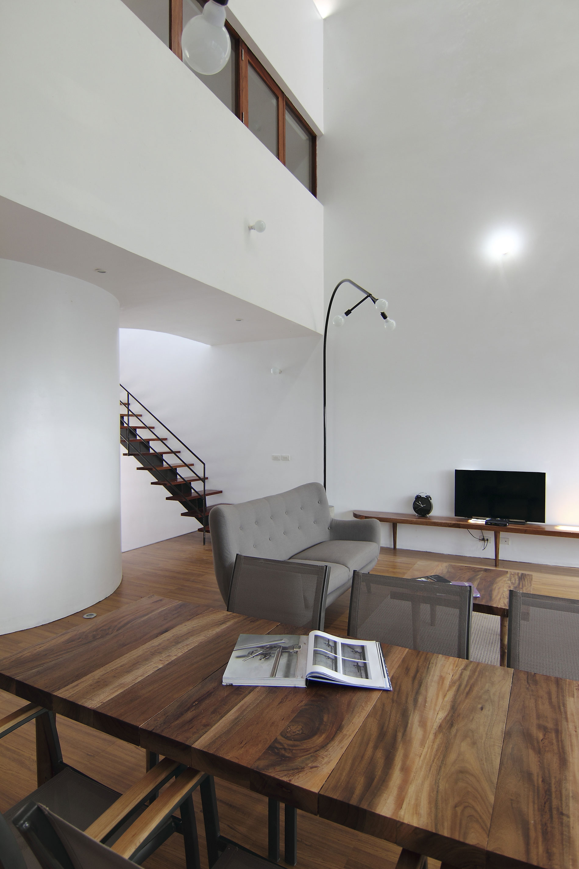 A Simple Country House with Natural Light and Wooden Furniture in Nghe An by Wangstudio (18)