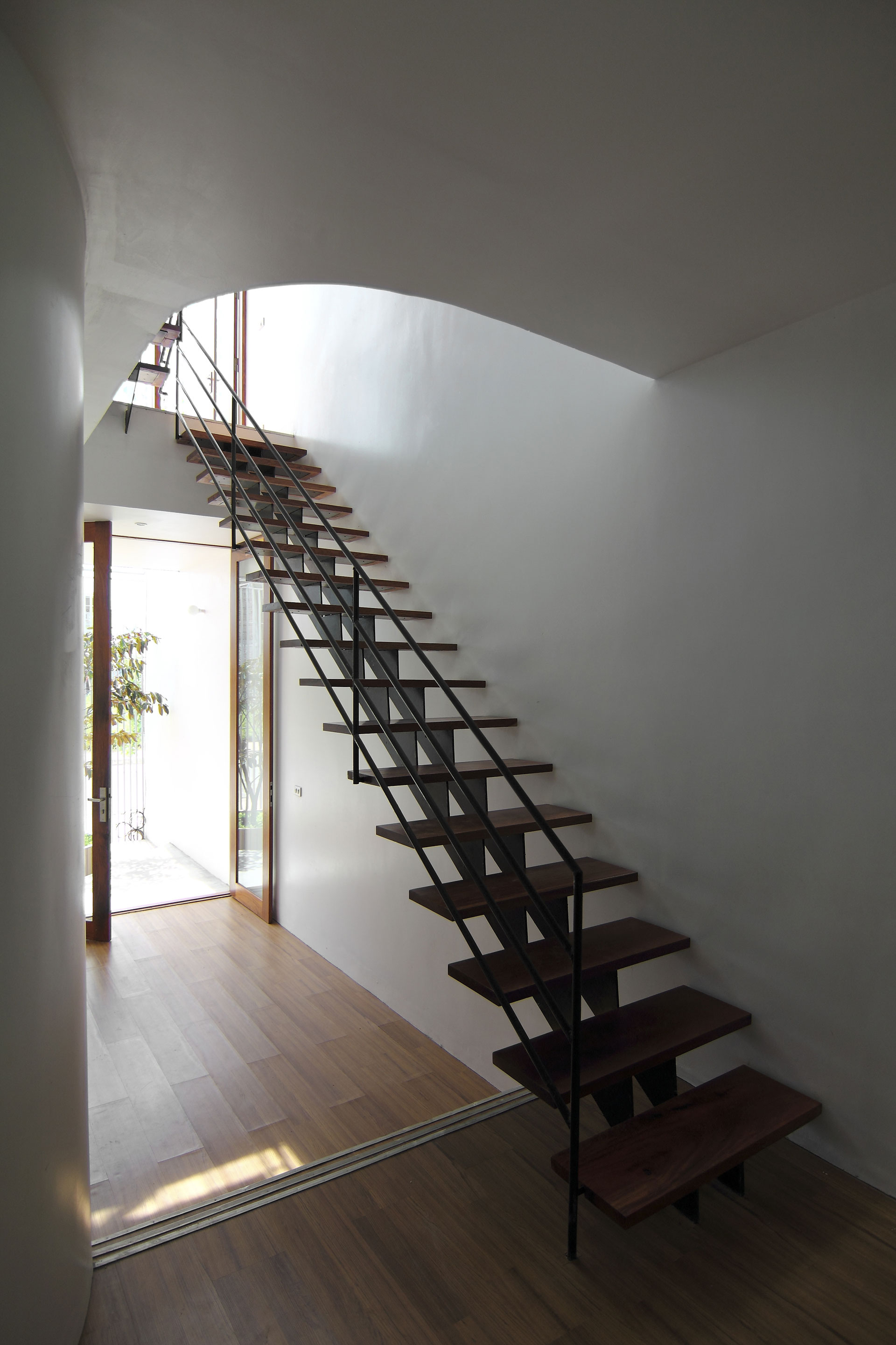 A Simple Country House with Natural Light and Wooden Furniture in Nghe An by Wangstudio (20)