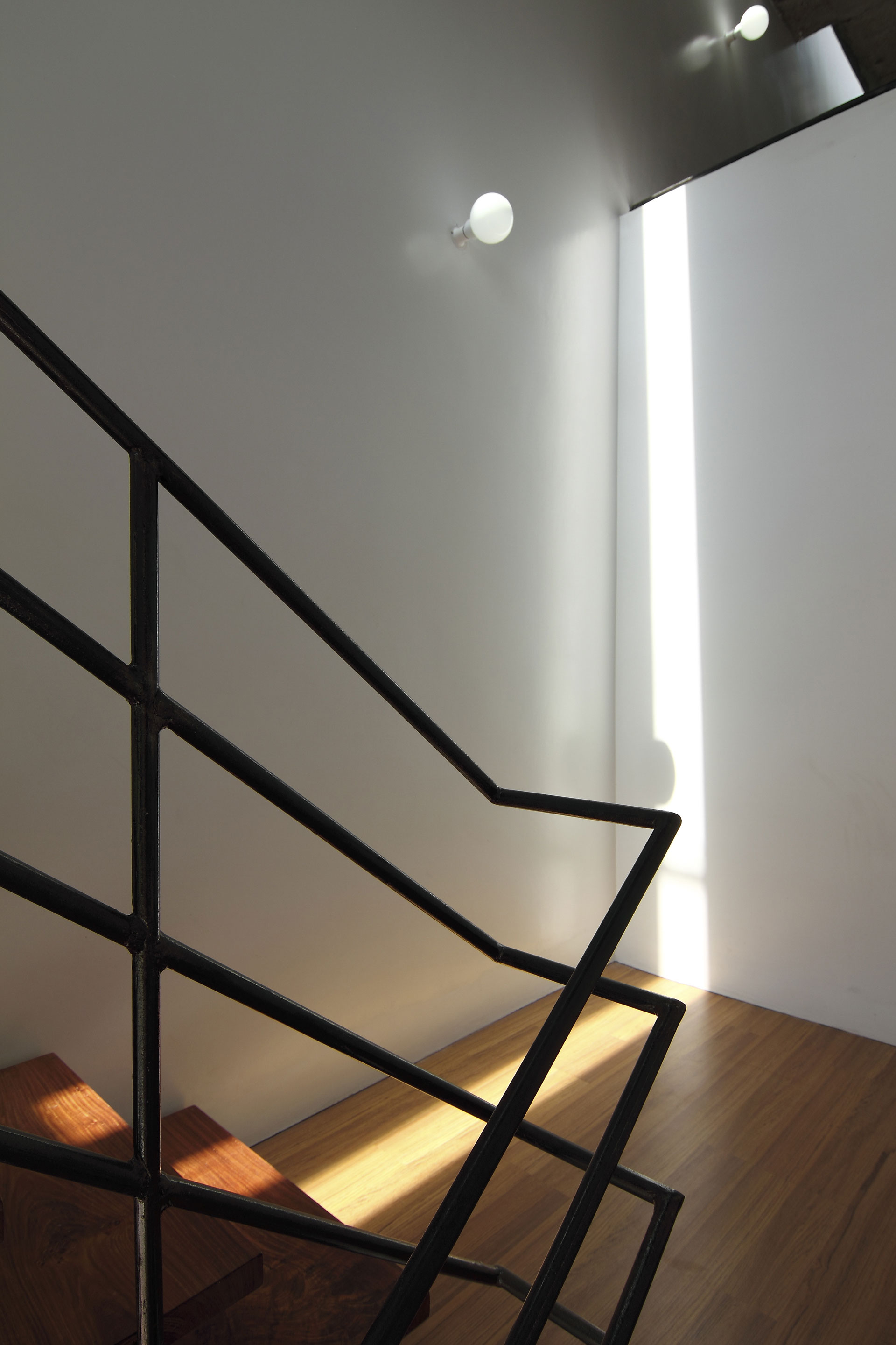 A Simple Country House with Natural Light and Wooden Furniture in Nghe An by Wangstudio (24)