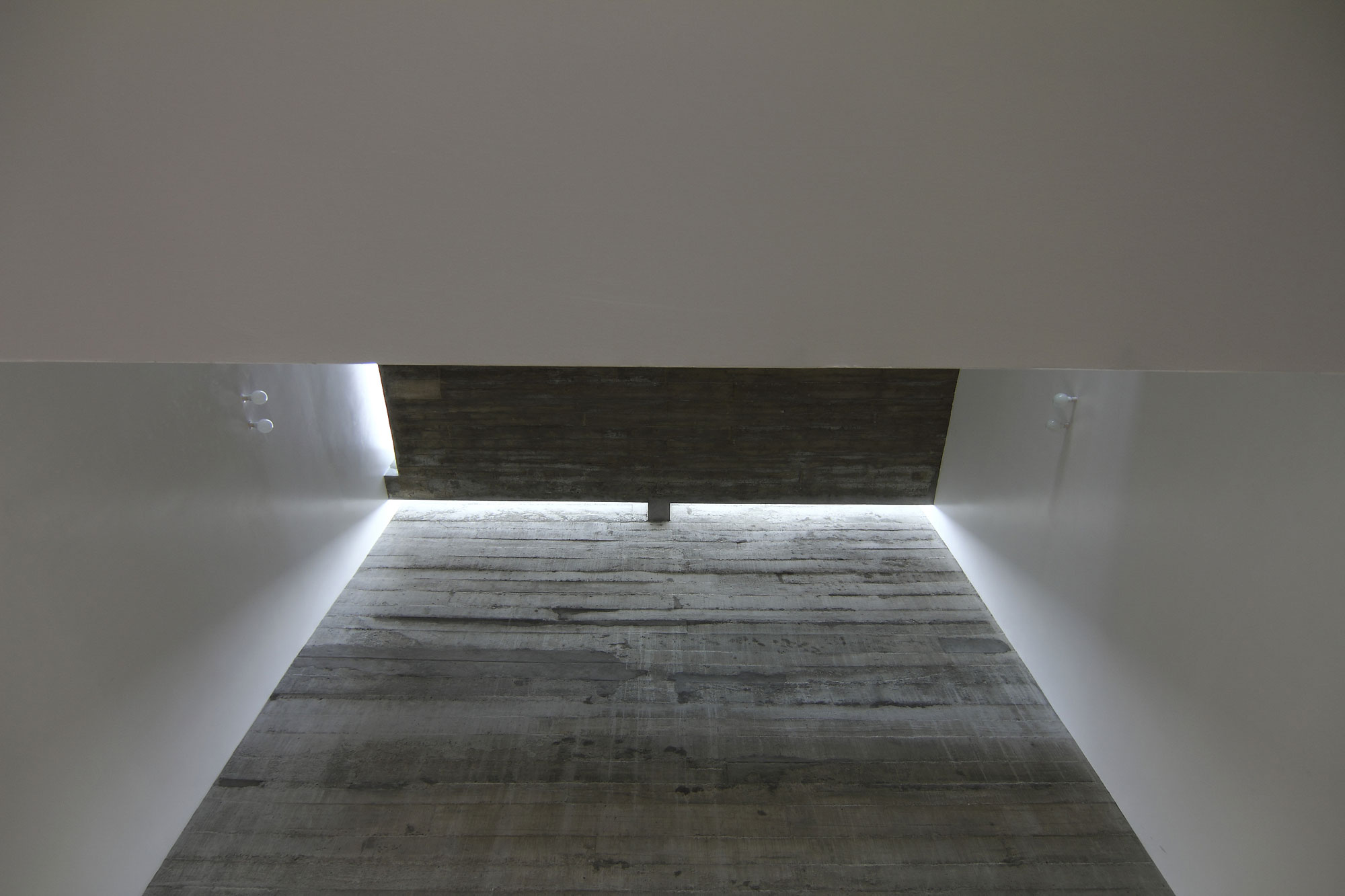A Simple Country House with Natural Light and Wooden Furniture in Nghe An by Wangstudio (28)