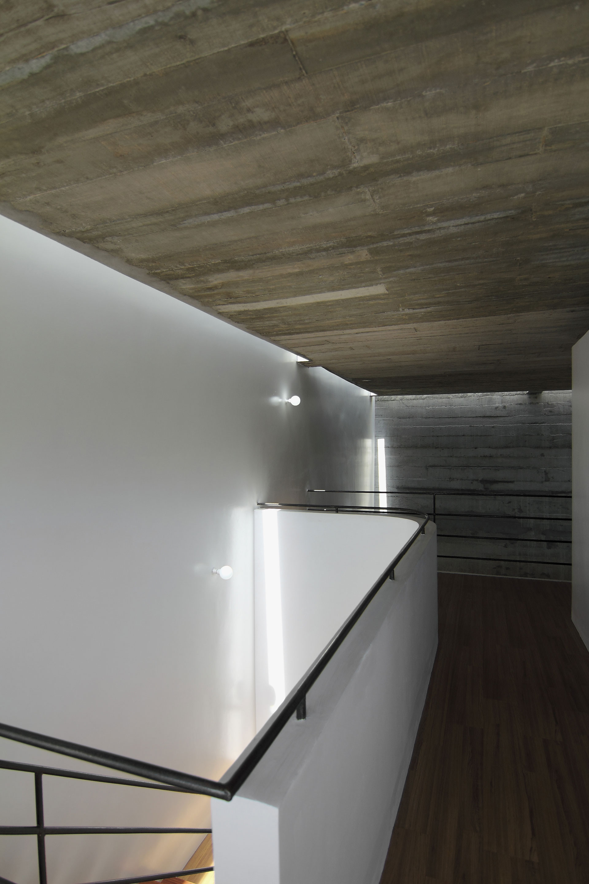 A Simple Country House with Natural Light and Wooden Furniture in Nghe An by Wangstudio (29)