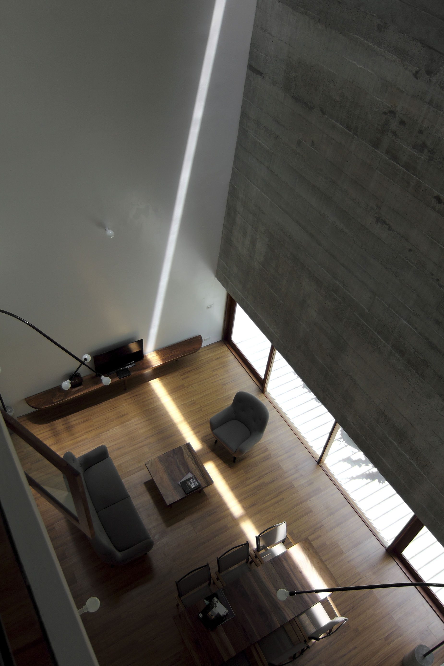 A Simple Country House with Natural Light and Wooden Furniture in Nghe An by Wangstudio (5)