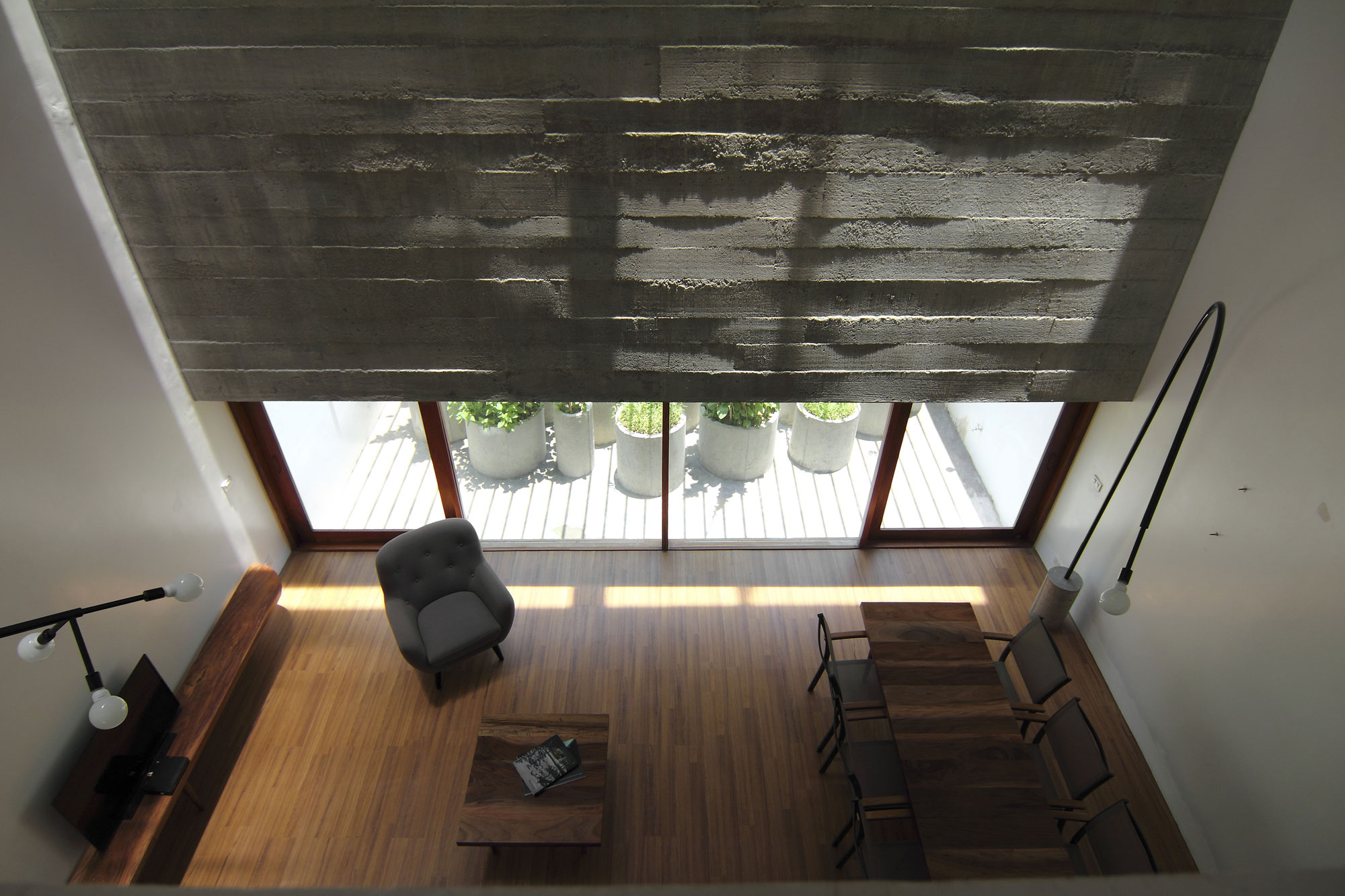 A Simple Country House with Natural Light and Wooden Furniture in Nghe An by Wangstudio (6)