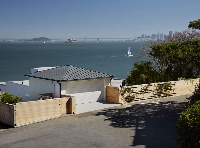 A Simple, Light-Filled Contemporary Home Perched on a Steeply Sloping Hillside in Sausalito by Turnbull Griffin Haesloop Architects (2)