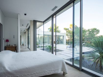 A Simple, Neat and Elegant House with Minimalist Aesthetic in Saint-Clément-de-Rivière by Brengues & Le Pavec architectes (16)