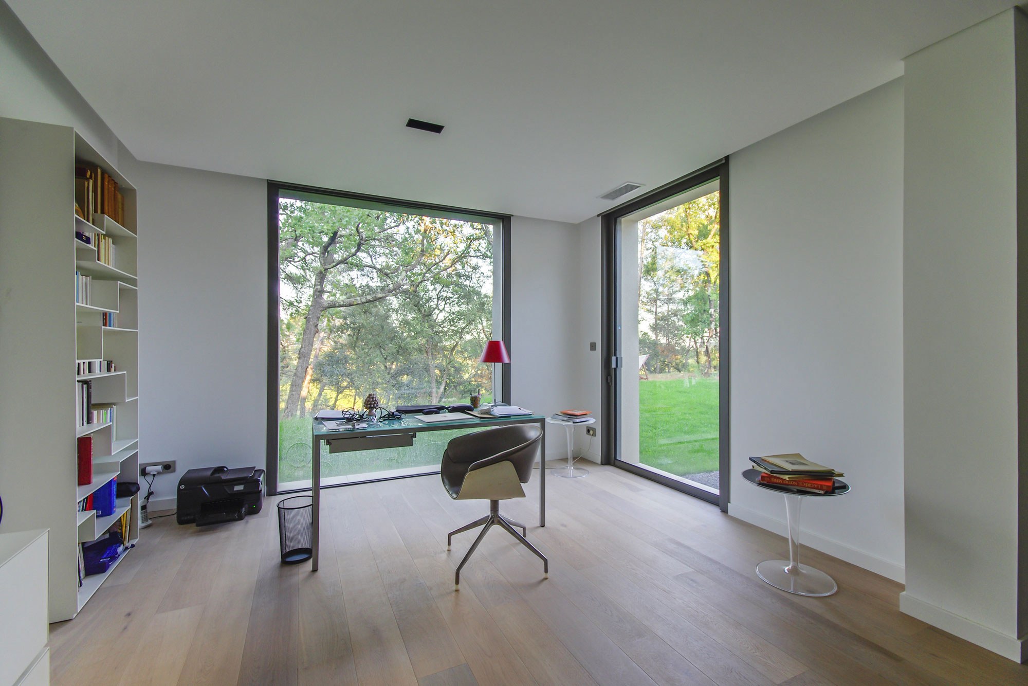 A Simple, Neat and Elegant House with Minimalist Aesthetic in Saint-Clément-de-Rivière by Brengues & Le Pavec architectes (17)
