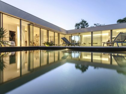 A Simple, Neat and Elegant House with Minimalist Aesthetic in Saint-Clément-de-Rivière by Brengues & Le Pavec architectes (19)