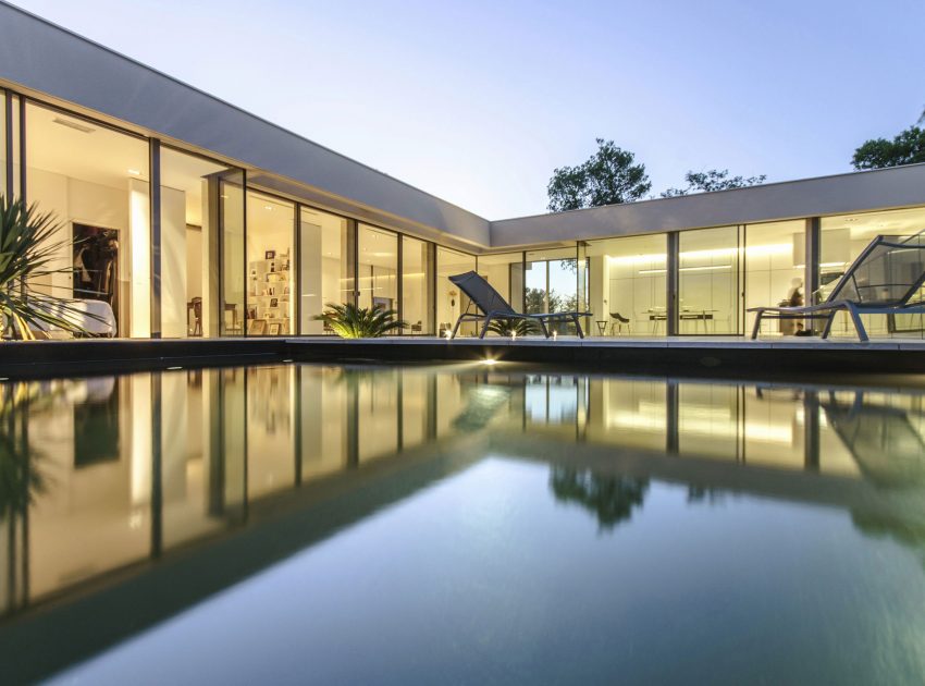 A Simple, Neat and Elegant House with Minimalist Aesthetic in Saint-Clément-de-Rivière by Brengues & Le Pavec architectes (19)