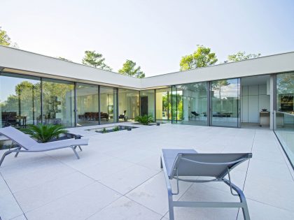 A Simple, Neat and Elegant House with Minimalist Aesthetic in Saint-Clément-de-Rivière by Brengues & Le Pavec architectes (3)