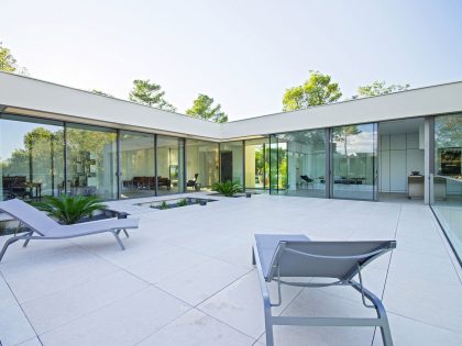 A Simple, Neat and Elegant House with Minimalist Aesthetic in Saint-Clément-de-Rivière by Brengues & Le Pavec architectes (3)