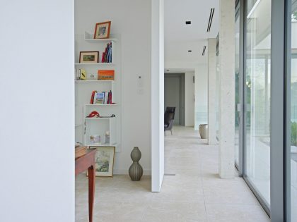 A Simple, Neat and Elegant House with Minimalist Aesthetic in Saint-Clément-de-Rivière by Brengues & Le Pavec architectes (9)