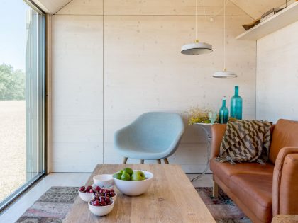 A Simple and Stylish Tiny Home with Airy Interiors in Spain by ÁBATON Arquitectura (10)