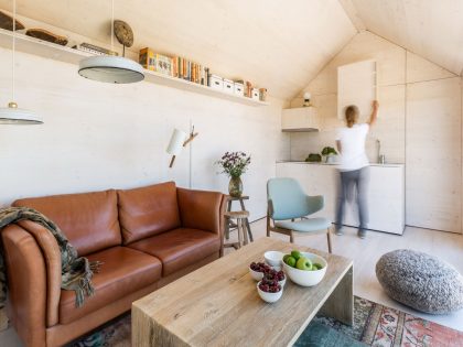 A Simple and Stylish Tiny Home with Airy Interiors in Spain by ÁBATON Arquitectura (11)