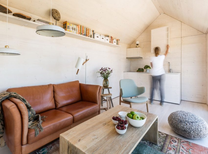 A Simple and Stylish Tiny Home with Airy Interiors in Spain by ÁBATON Arquitectura (11)