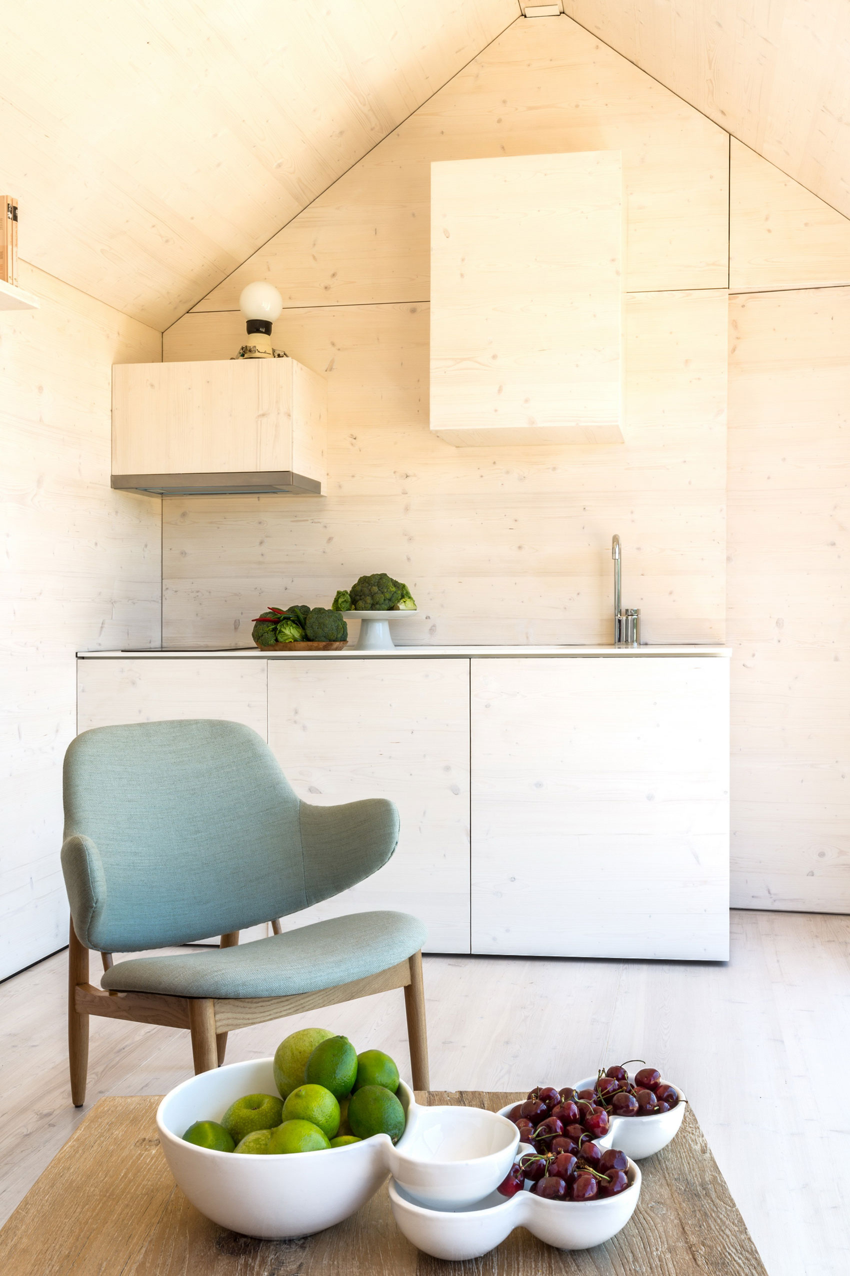 A Simple and Stylish Tiny Home with Airy Interiors in Spain by ÁBATON Arquitectura (12)