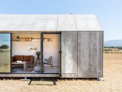 A Simple and Stylish Tiny Home with Airy Interiors in Spain by ÁBATON Arquitectura (2)