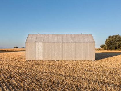 A Simple and Stylish Tiny Home with Airy Interiors in Spain by ÁBATON Arquitectura (6)