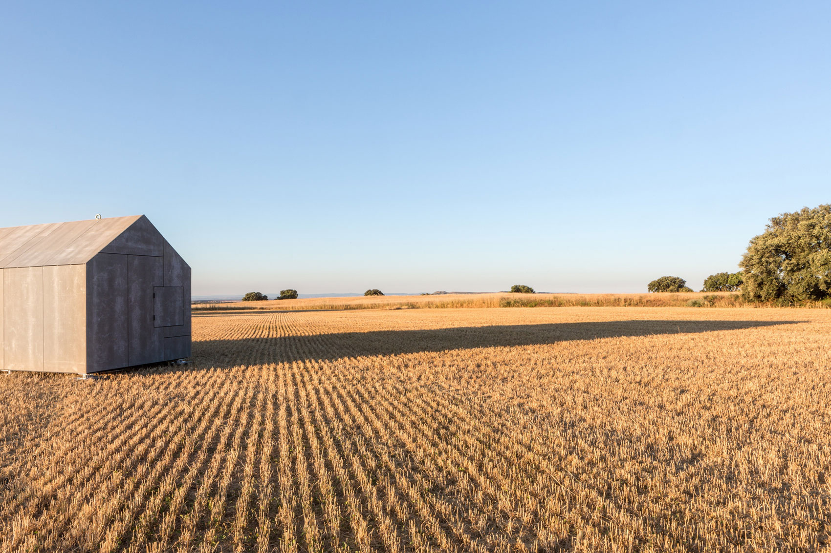 A Simple and Stylish Tiny Home with Airy Interiors in Spain by ÁBATON Arquitectura (7)