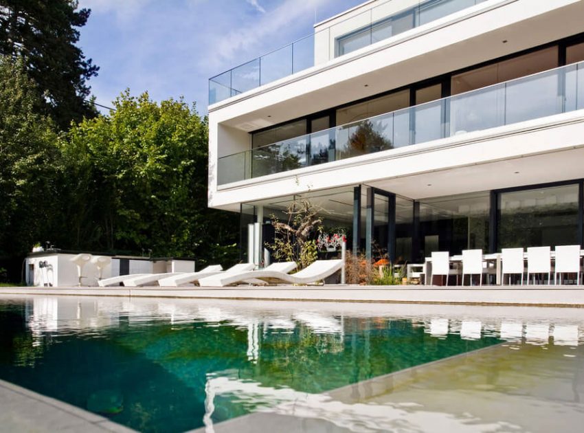 A Sleek Contemporary House Full of Luxurious Details in Hinterbrühl, Austria by Wunschhaus Architektur (1)