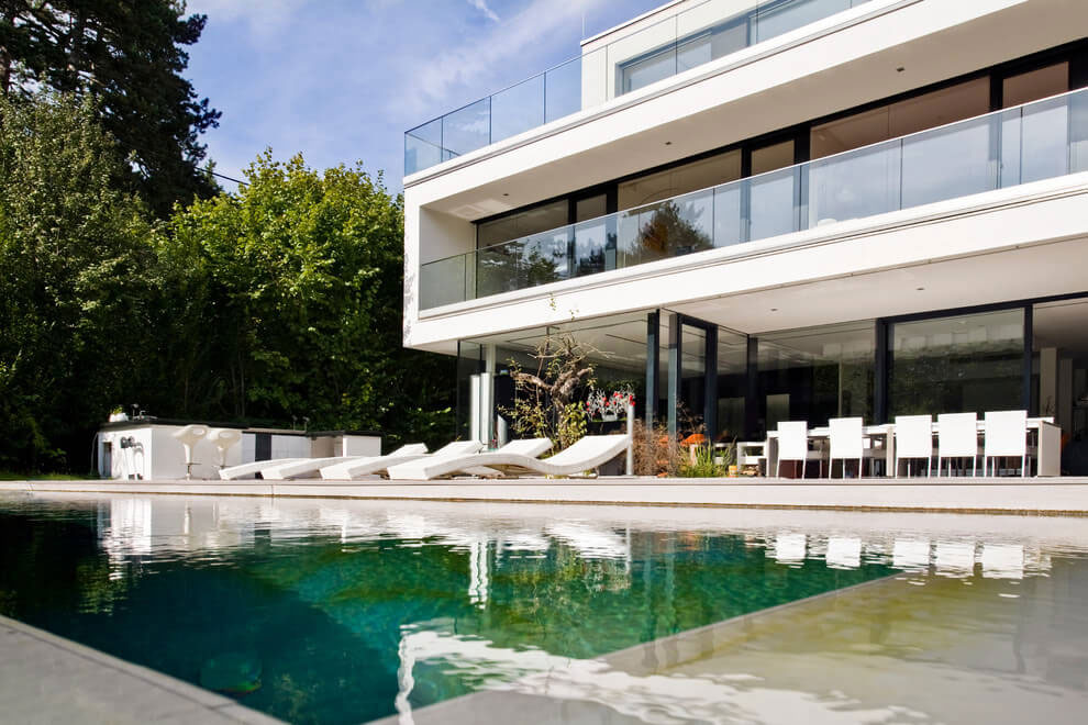 A Sleek Contemporary House Full of Luxurious Details in Hinterbrühl, Austria by Wunschhaus Architektur (1)