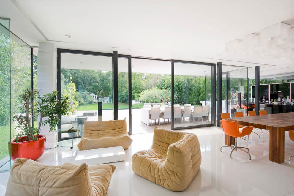 A Sleek Contemporary House Full of Luxurious Details in Hinterbrühl, Austria by Wunschhaus Architektur (4)