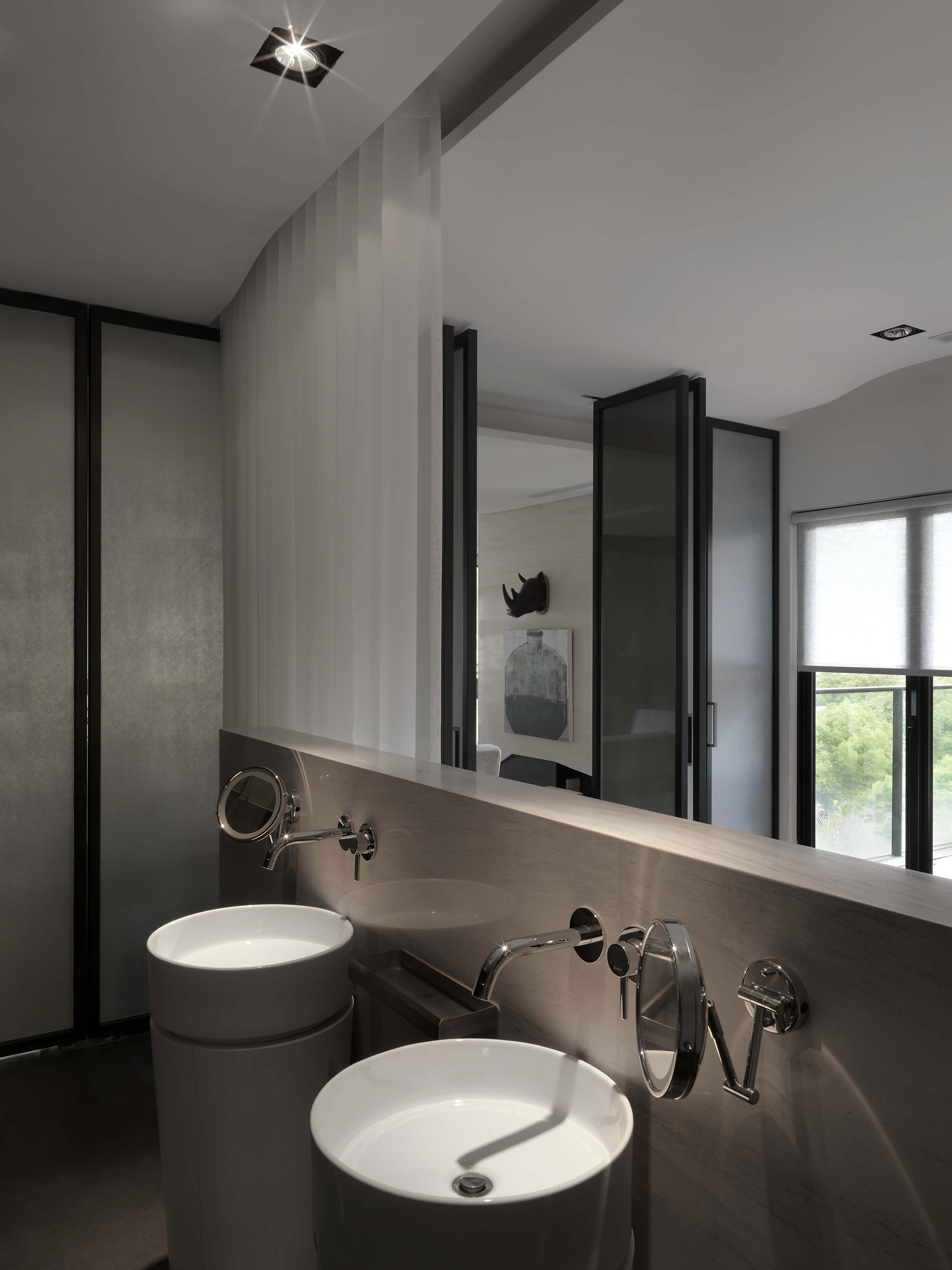 A Sleek Modern Home with Neutral Colors and Bold Accents in Taipei, Taiwan by J.C. Architecture (13)