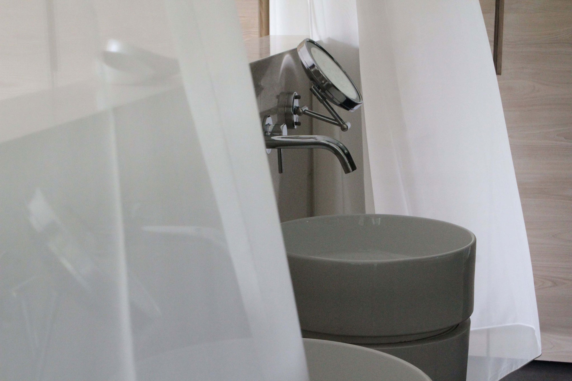 A Sleek Modern Home with Neutral Colors and Bold Accents in Taipei, Taiwan by J.C. Architecture (14)