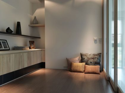 A Sleek Modern Home with Neutral Colors and Bold Accents in Taipei, Taiwan by J.C. Architecture (17)